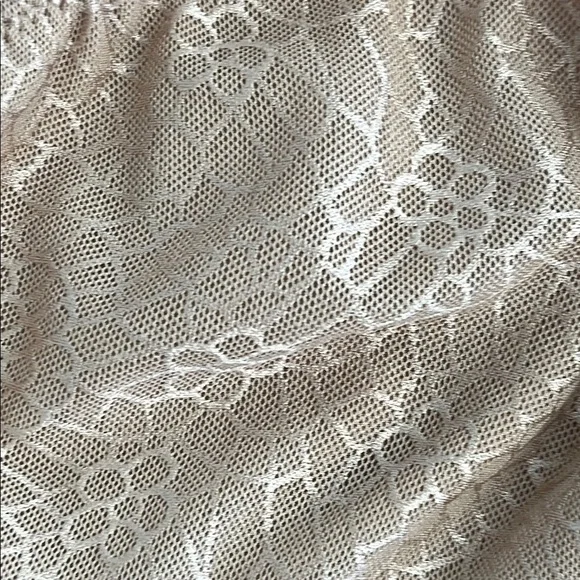 Chantelle Lace & Lined Underwire Bra - Cream 34C - Picture 4 of 10